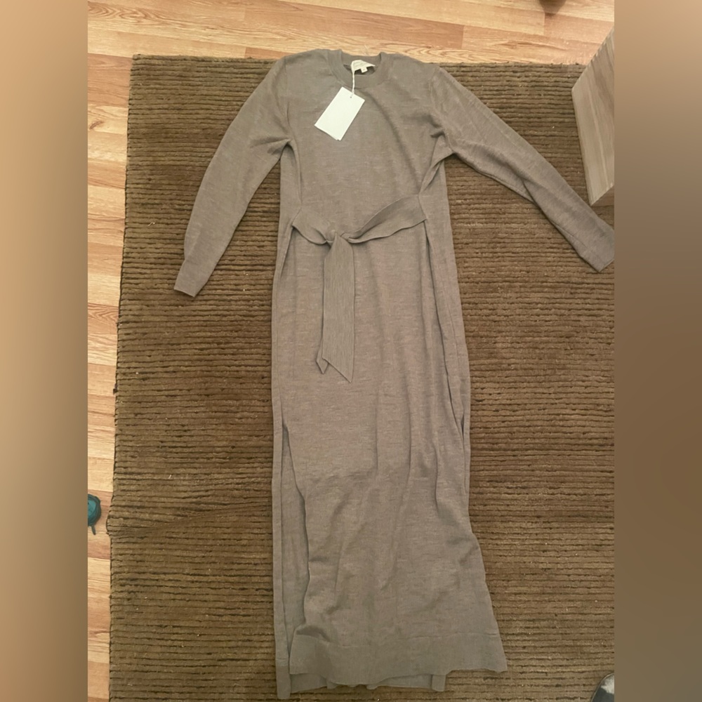 Sézane PIANA dress light beige size M, never worn.